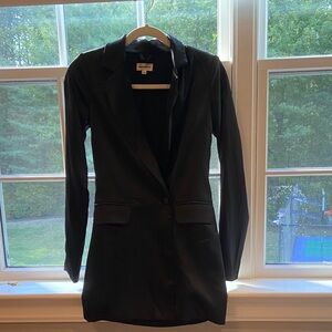 Superdown Women's Sleek Black Blazer